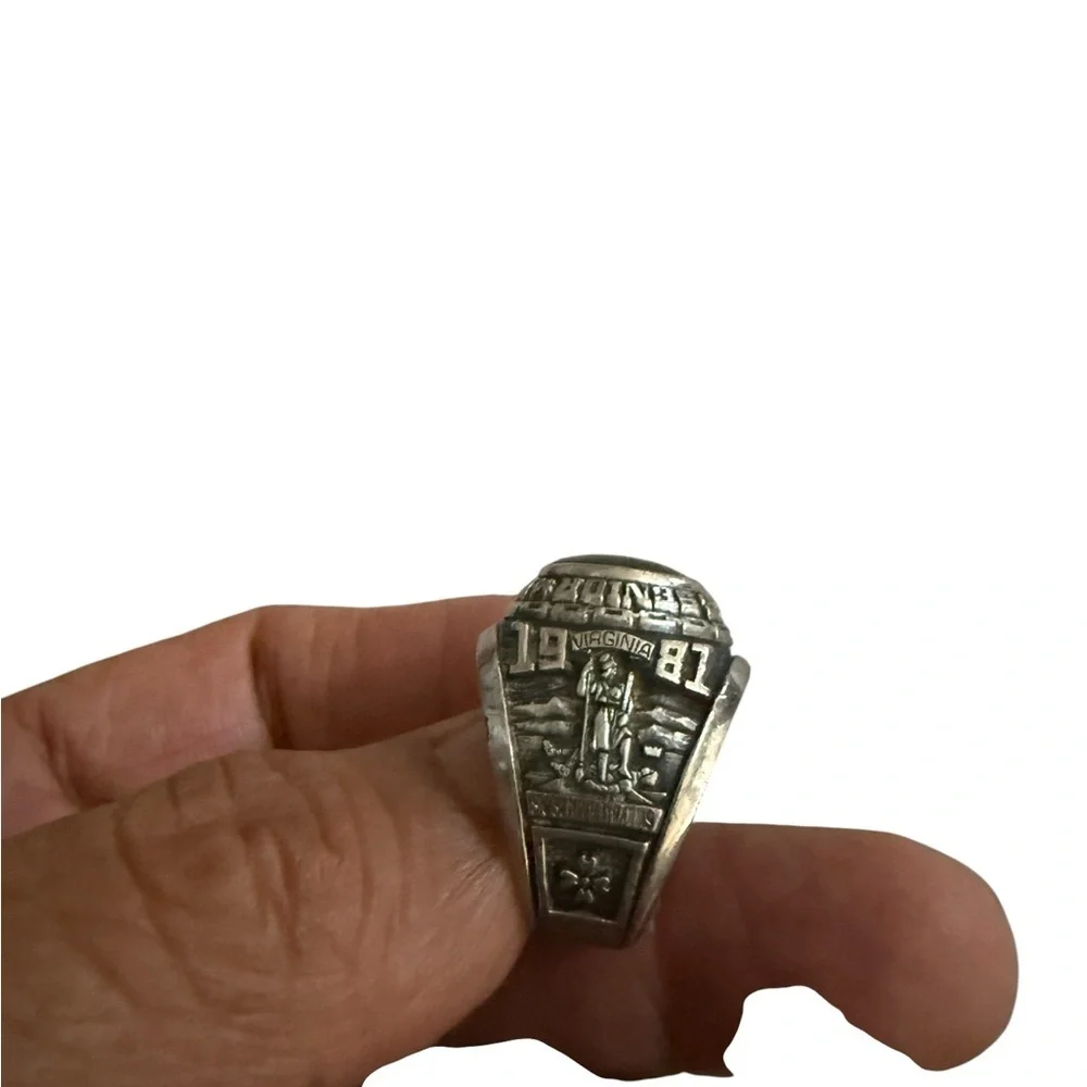 Woodbridge senior high virgins 1981 vintage ring_7